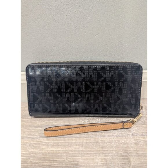 Michael Kors Wallet Classic Monogram Zip Around Black Patent Leather Wristlet - Picture 2 of 16